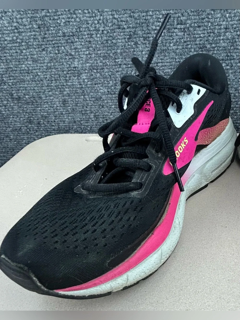 Brooks Trace 3 women’s lightweight running shoes sneakers size 8